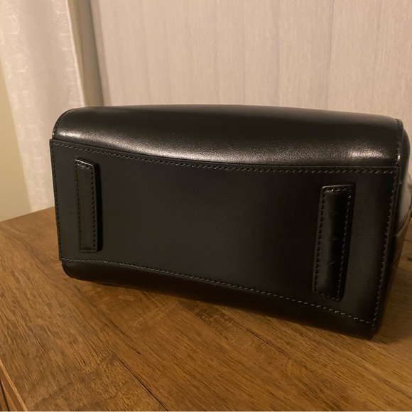 Givenchy Mini Antigona in Black Smooth Leather - Picture 3 of 3